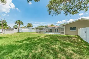201 Harbor Bluff Dr, Largo, FL 33770 - Photo 42