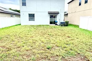14832 Crescent Rock Dr, Wimauma, FL 33598 - Photo 4