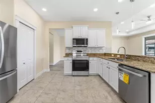 11514 Ashton Field Ave, Riverview, FL 33579 - Photo 10