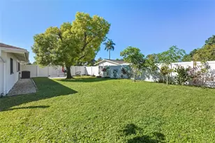 2401 26th Ave S, Saint Petersburg, FL 33712 - Photo 30