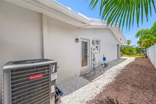 14499 Mooring Dr, Seminole, FL 33776 - Photo 10