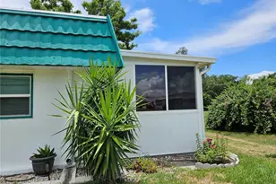 205 Kings Blvd Blvd, Sun City Center, FL 33573 - Photo 8