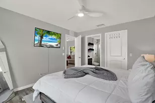 2011 Outer Dr, Sarasota, FL 34231 - Photo 10