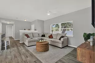 2011 Outer Dr, Sarasota, FL 34231 - Photo 12