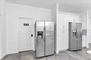2402 W Fig St, Tampa, FL 33609 - Photo 30