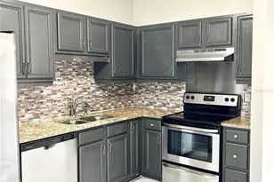 504 Maple Pointe Dr, Seffner, FL 33584 - Photo 10