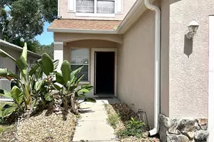 504 Maple Pointe Dr, Seffner, FL 33584 - Photo 2