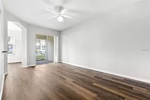 5009 Sunridge Palms Dr, Tampa, FL 33617 - Photo 2