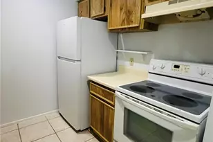 14311 Hanging Moss Cir, Tampa, FL 33613 - Photo 10