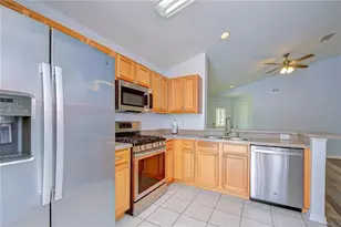 6010 Skylarkcrest Dr, Lithia, FL 33547 - Photo 10