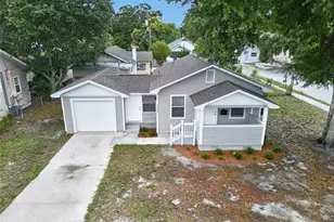 1905 24th St S, Saint Petersburg, FL 33712 - Photo 2