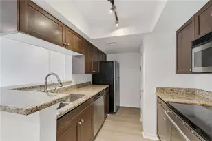 10200 Gandy Blvd N, Saint Petersburg, FL 33702 - Photo 8