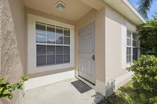 7631 Merchantville Cir, Zephyrhills, FL 33540 - Photo 10