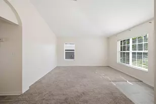 7631 Merchantville Cir, Zephyrhills, FL 33540 - Photo 14