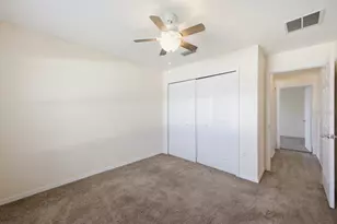 7631 Merchantville Cir, Zephyrhills, FL 33540 - Photo 32
