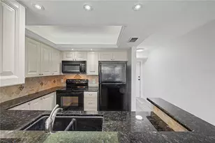 800 Cove Cay Dr, Clearwater, FL 33760 - Photo 6
