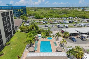800 Cove Cay Dr, Clearwater, FL 33760 - Photo 32