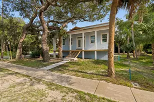 383 Georgia Ave, Crystal Beach, FL 34681 - Photo 6