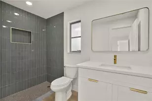 411 Palm Island NE, Clearwater Beach, FL 33767 - Photo 16