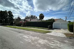 701 29th Ave N, Saint Petersburg, FL 33704 - Photo 2