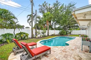 6550 Renaldo Way S, Saint Petersburg, FL 33707 - Photo 2