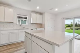 33239 Binding Ties Ln, Wesley Chapel, FL 33545 - Photo 6