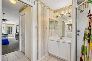 2302 Towering Oaks Cir, Seffner, FL 33584 - Photo 32