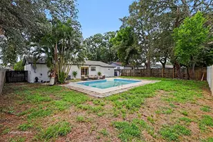 8253 Greenleaf Cir, Tampa, FL 33615 - Photo 22