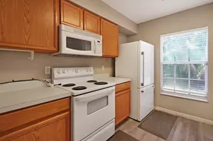 7127 Waterside Dr, Tampa, FL 33617 - Photo 20