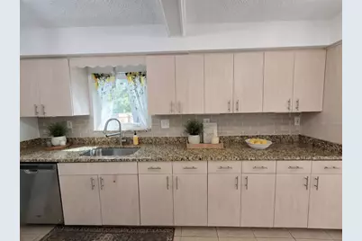 6001 Cedar Street NE, Saint Petersburg, FL 33703 - Photo 14