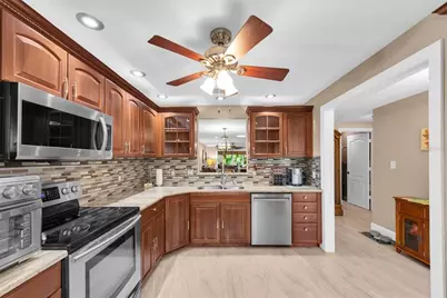 19029 US Highway 19 N #13E, Clearwater, FL 33764 - Photo 10