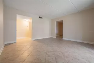 8565 12th Way N, Saint Petersburg, FL 33702 - Photo 4