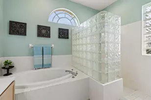 10111 Kingshyre Way, Tampa, FL 33647 - Photo 26