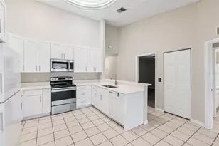 37210 Grassy Hill Ln, Dade City, FL 33525 - Photo 8