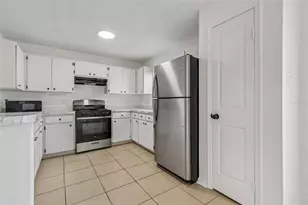1103 Standing Reed Pl, Wesley Chapel, FL 33543 - Photo 12