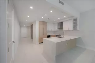 275 1st Ave S, Saint Petersburg, FL 33701 - Photo 12