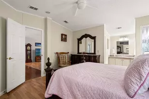 116 Mt Isle Ave NE, Saint Petersburg, FL 33702 - Photo 20