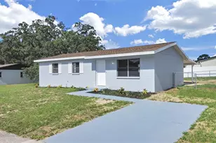 9667 Bayside Ct, Spring Hill, FL 34608 - Photo 4