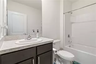 1702 Johnson Pointe Dr, Plant City, FL 33566 - Photo 20