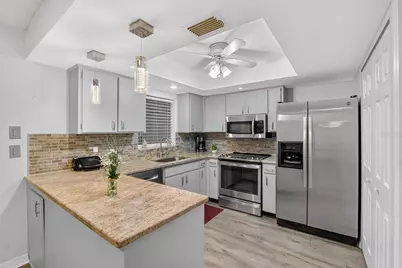 2221 Ivan Court, Sun City Center, FL 33573 - Photo 14