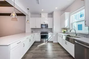 815 Burlington Ave N, Saint Petersburg, FL 33701 - Photo 4