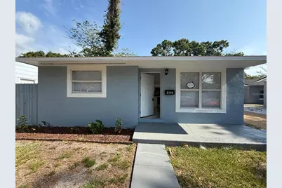 427 40th Avenue S, Saint Petersburg, FL 33705 - Photo 1