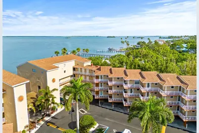 1420 Bayshore Boulevard #206, Dunedin, FL 34698 - Photo 2