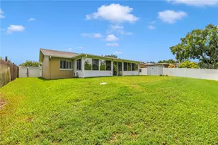 5812 16th Ln NE, Saint Petersburg, FL 33703 - Photo 6