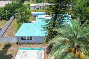 1509 Canterbury Rd N, Saint Petersburg, FL 33710 - Photo 4