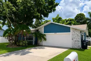 9737 135th St, Seminole, FL 33776 - Photo 4