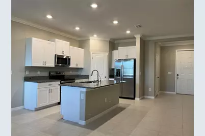 31893 Blue Passing Loop, Wesley Chapel, FL 33545 - Photo 2