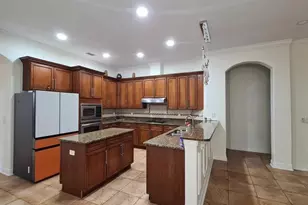 10547 Martinique Isle Dr, Tampa, FL 33647 - Photo 6