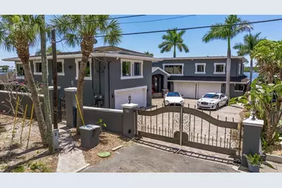 2785 Bayside Drive S, Saint Petersburg, FL 33705 - Photo 1