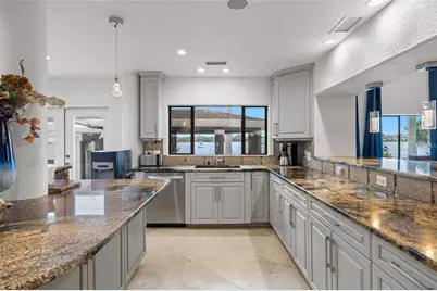 2785 Bayside Drive S, Saint Petersburg, FL 33705 - Photo 12